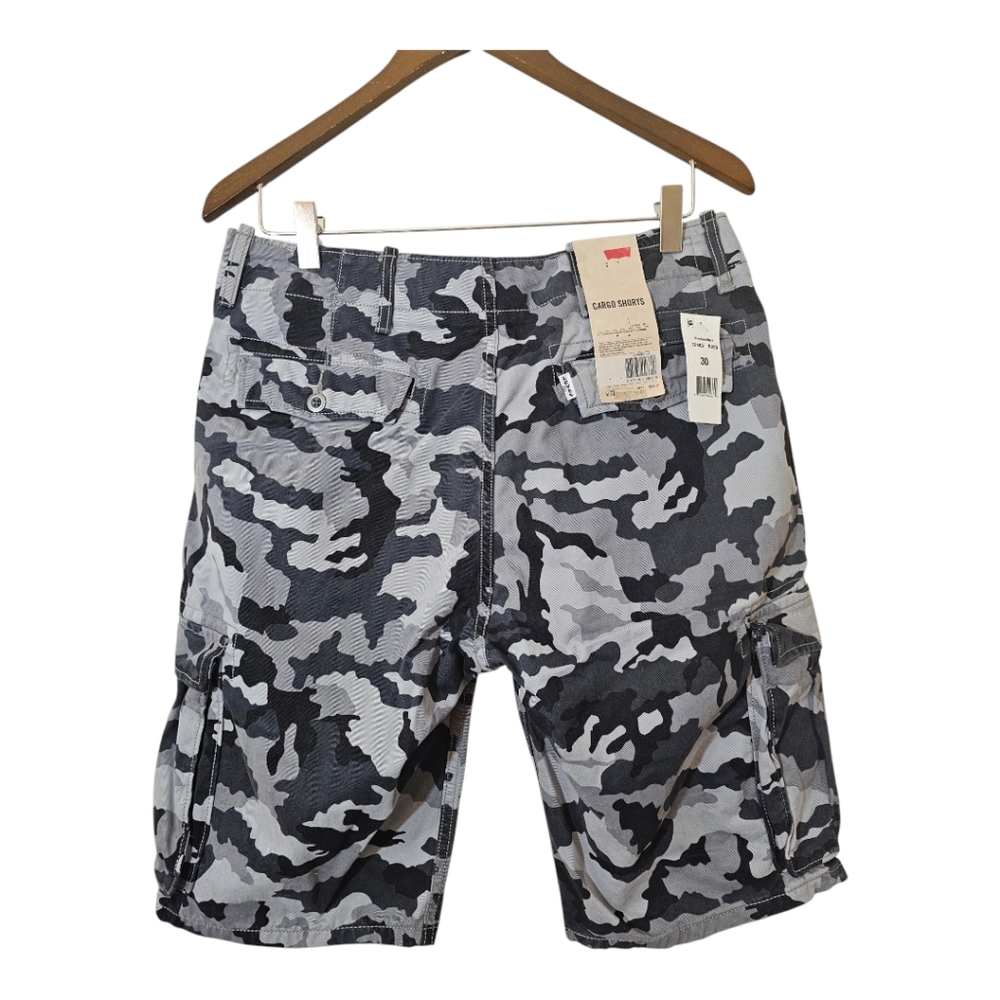 NWT Levi's Men's Gray Camo Cargo Shorts